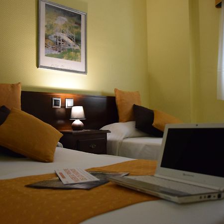 Hotel Complutense Alcalá de Henares Kültér fotó