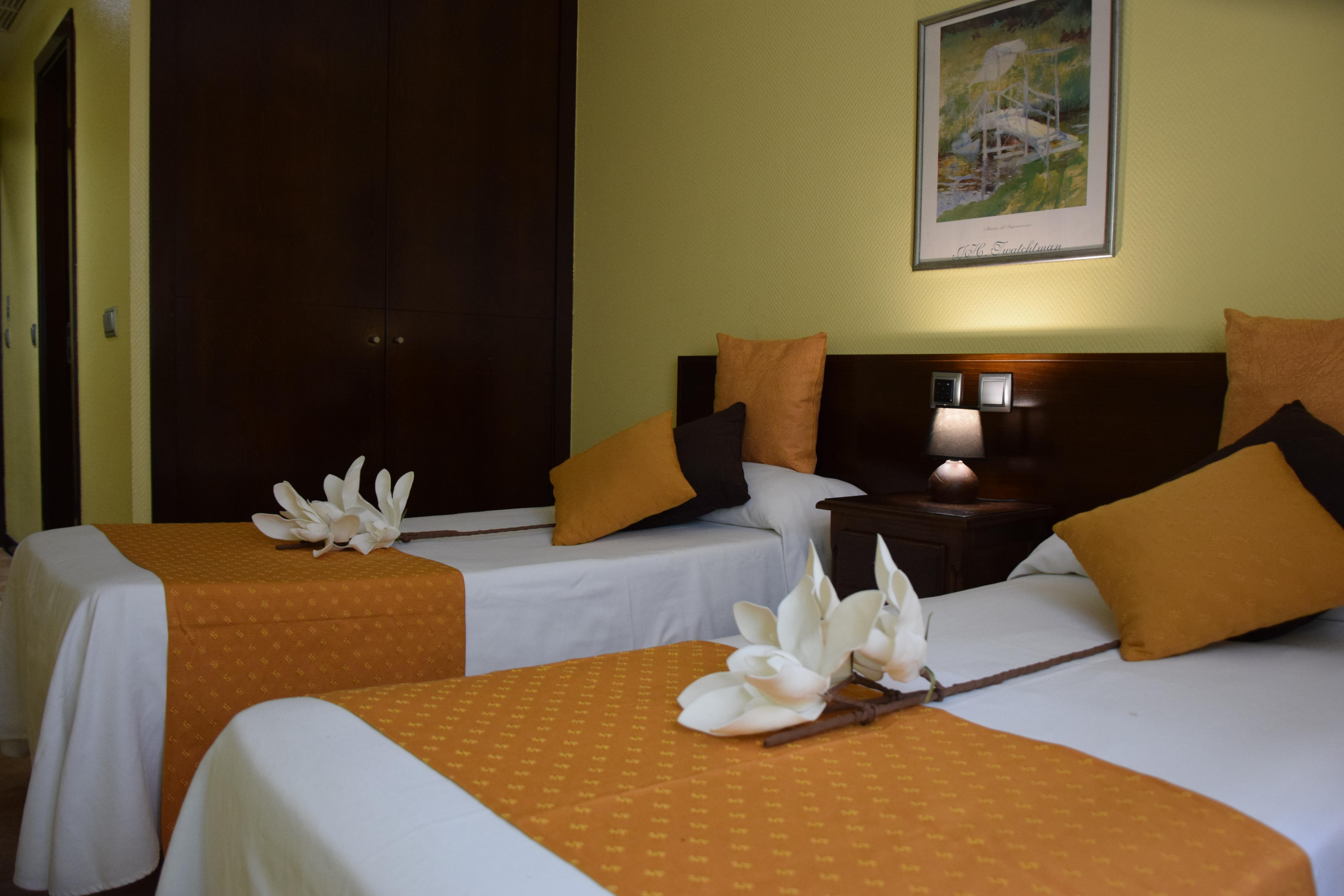 Hotel Complutense Alcalá de Henares Kültér fotó