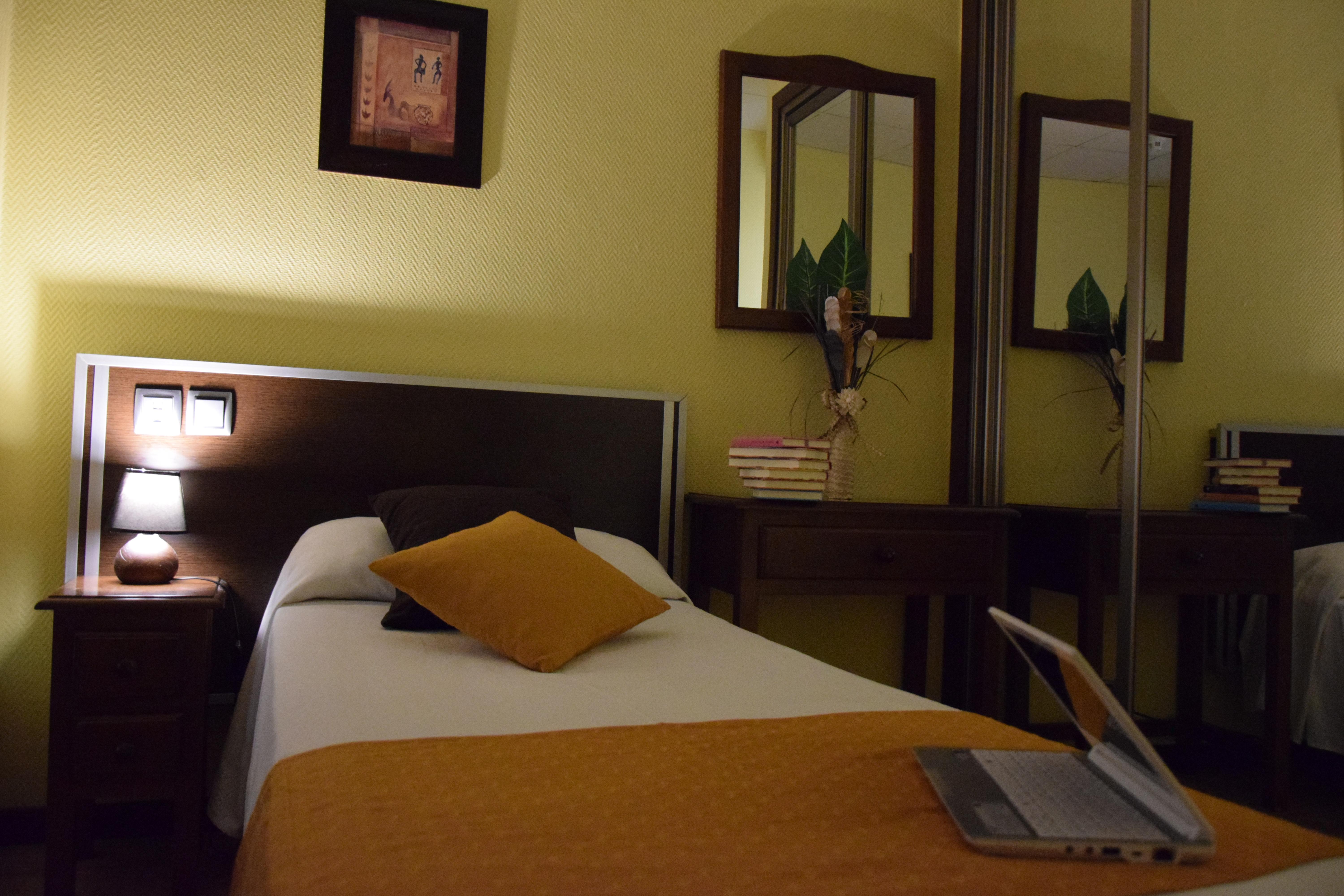 Hotel Complutense Alcalá de Henares Kültér fotó