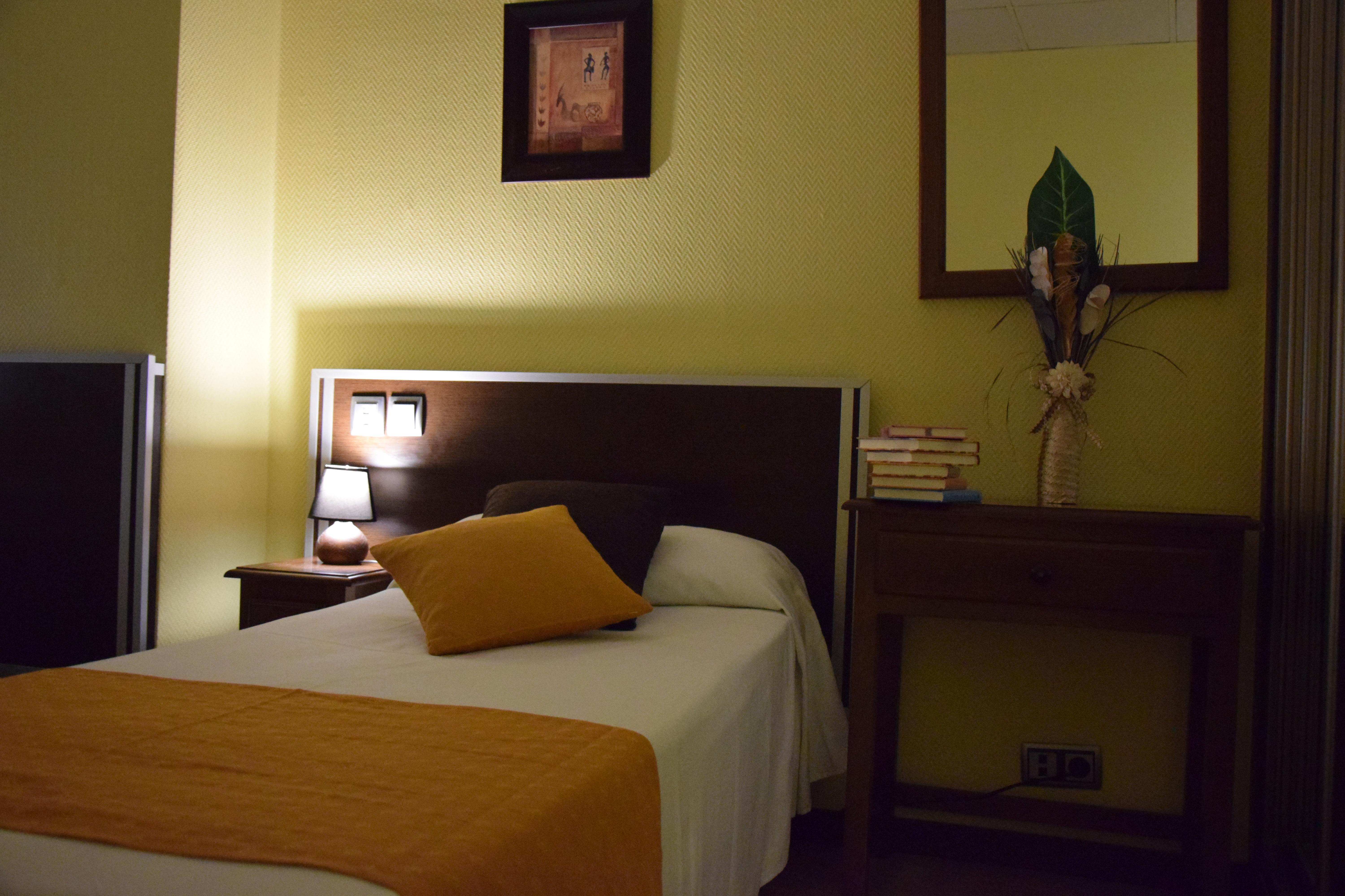 Hotel Complutense Alcalá de Henares Kültér fotó