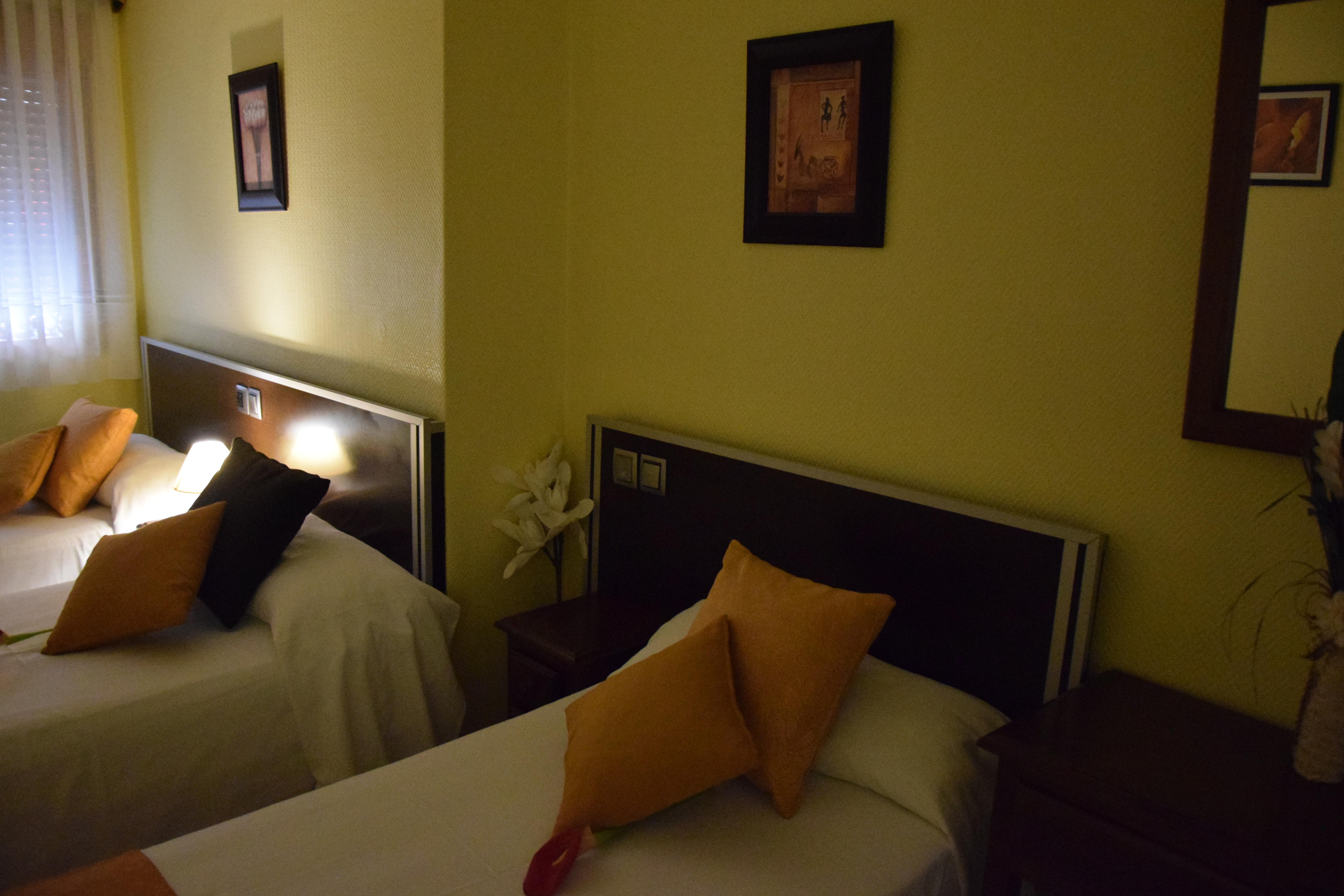Hotel Complutense Alcalá de Henares Kültér fotó