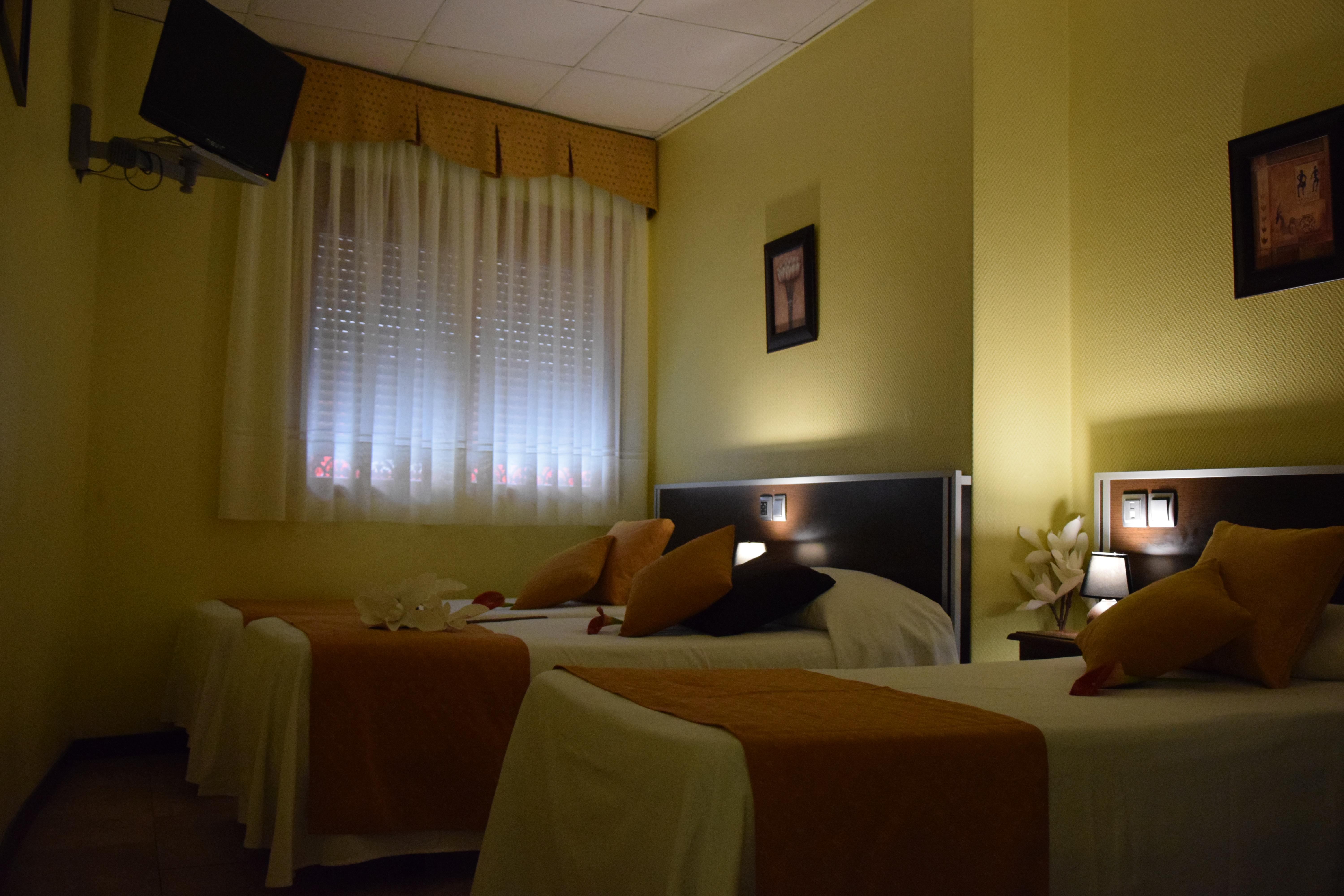 Hotel Complutense Alcalá de Henares Kültér fotó