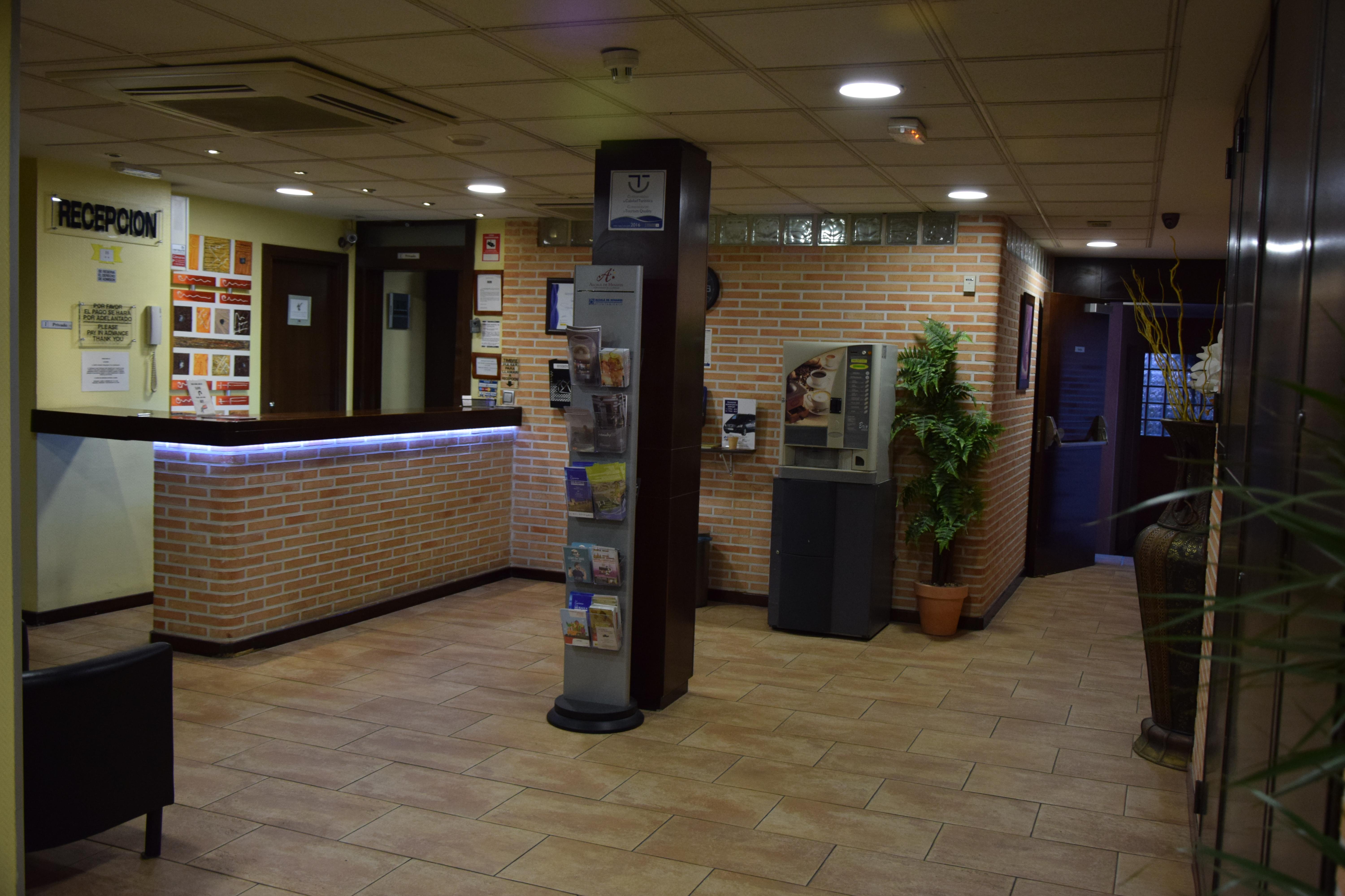 Hotel Complutense Alcalá de Henares Kültér fotó