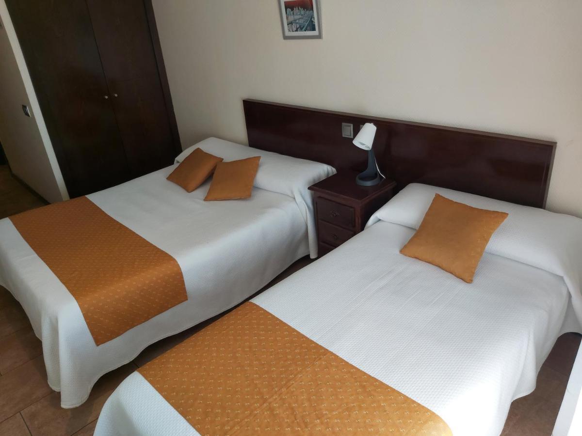 Hotel Complutense Alcalá de Henares Kültér fotó