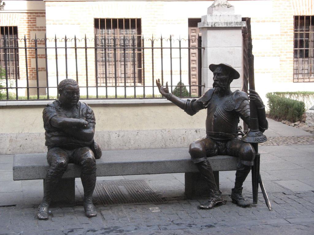 Hotel Complutense Alcalá de Henares Kültér fotó