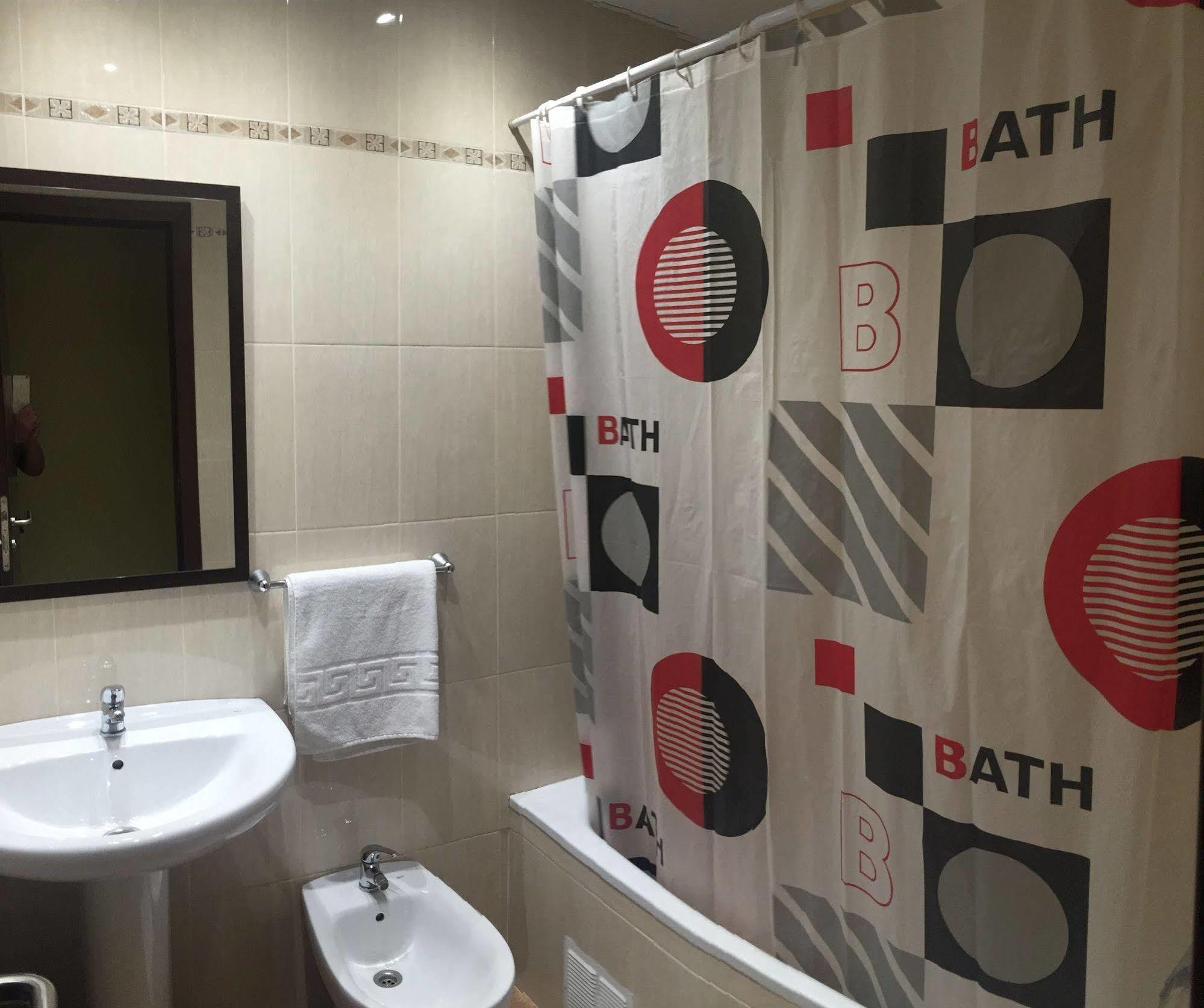 Hotel Complutense Alcalá de Henares Kültér fotó