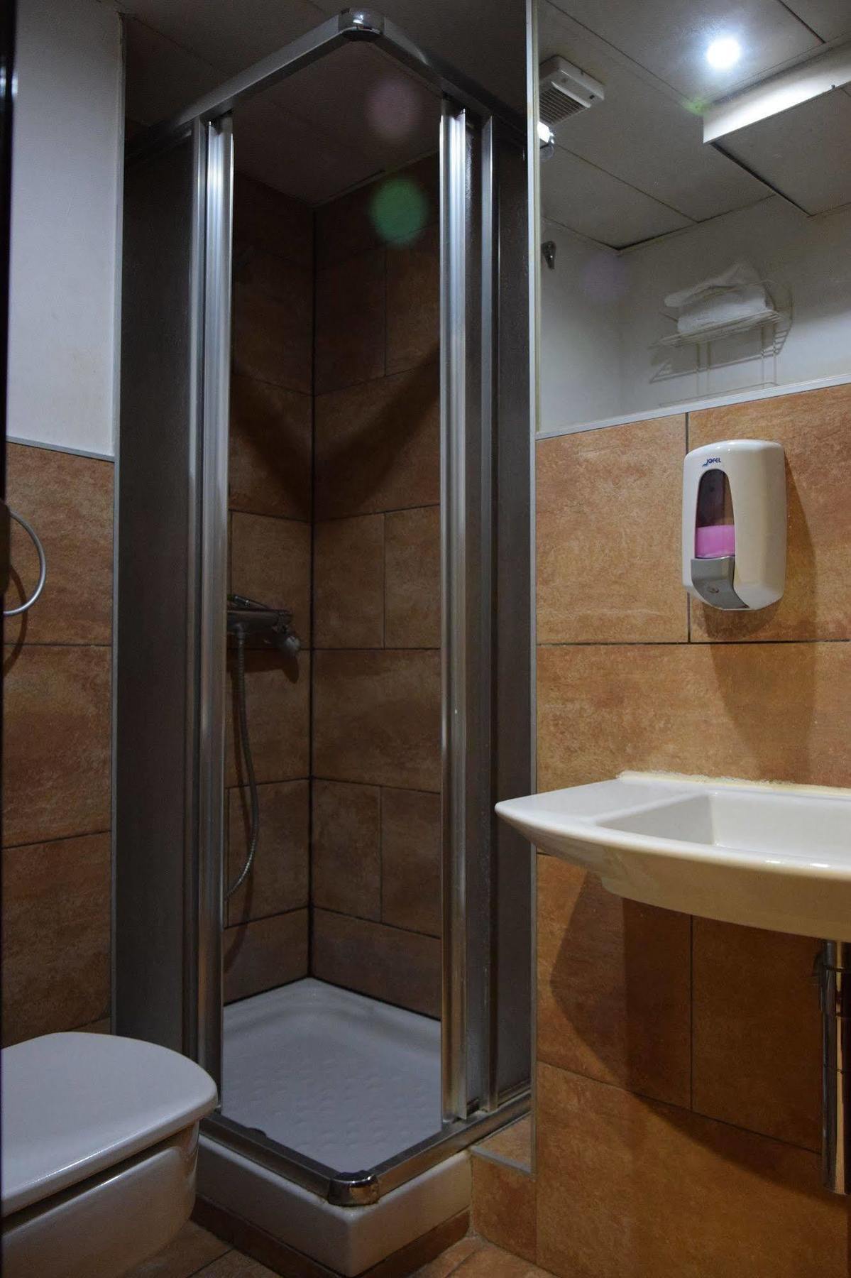 Hotel Complutense Alcalá de Henares Kültér fotó