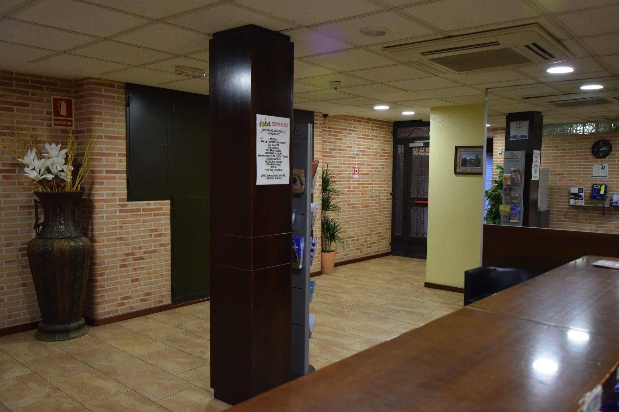 Hotel Complutense Alcalá de Henares Kültér fotó