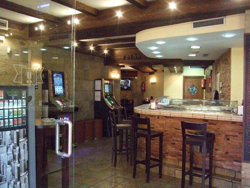 Hotel Complutense Alcalá de Henares Kültér fotó