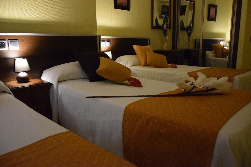 Hotel Complutense Alcalá de Henares Kültér fotó